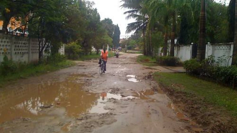 কামারচাক ও টেংরা ইউনিয়নের ভাঙাচোরা সড়কে ভোগান্তি ২০ হাজার মানুষের