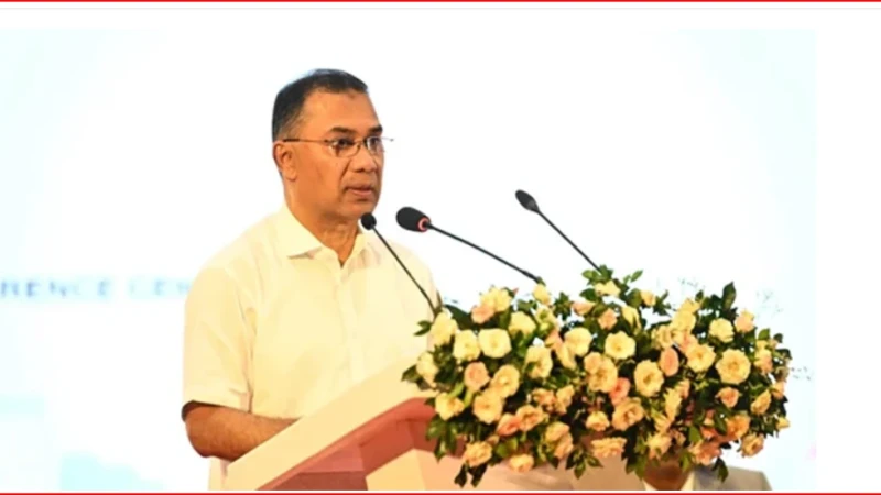 ভঙ্গুর বাংলাদেশ পুনর্গঠনের সময় এসেছে: প্রধানমন্ত্রী
