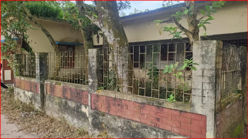 মাধবপুর স্বাস্থ্য কমপ্লেক্সের পরিত্যক্ত ভবনে যুবকের পচাগলা মরদেহ