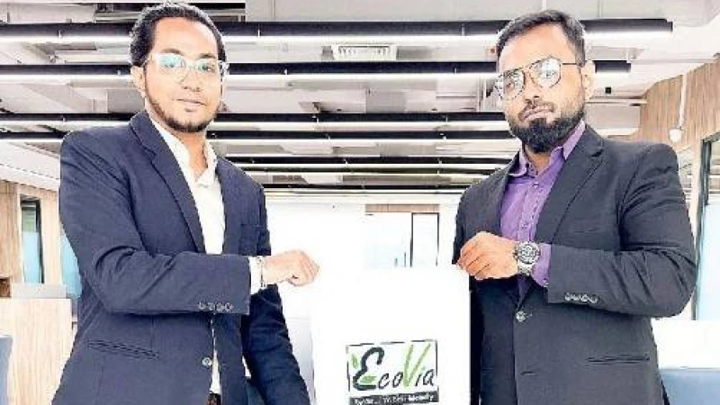 পরিবেশবান্ধব ঝুট কাপড়ে ব্যাগ বানিয়ে সফল  দেশের দুই তরুণ