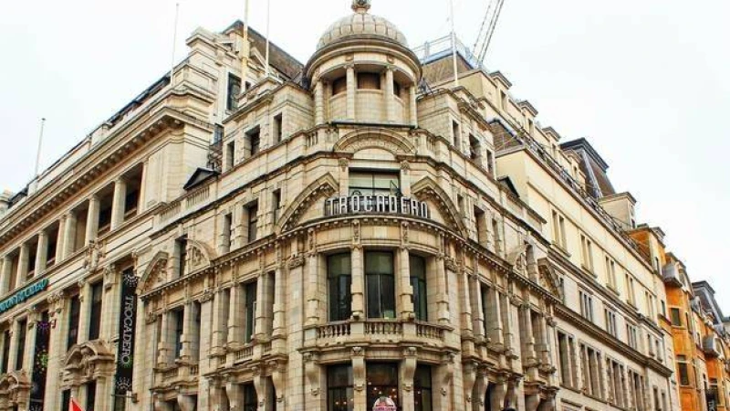 লন্ডনের বিখ্যাত ট্রোকাডেরো কমপ্লেক্সে মসজিদ করার অনুমোতি