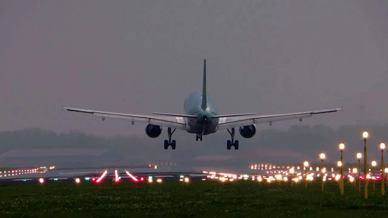 আরও বেশি ফ্লাইট পরিচালনার দাবি কলকাতা-চট্টগ্রাম