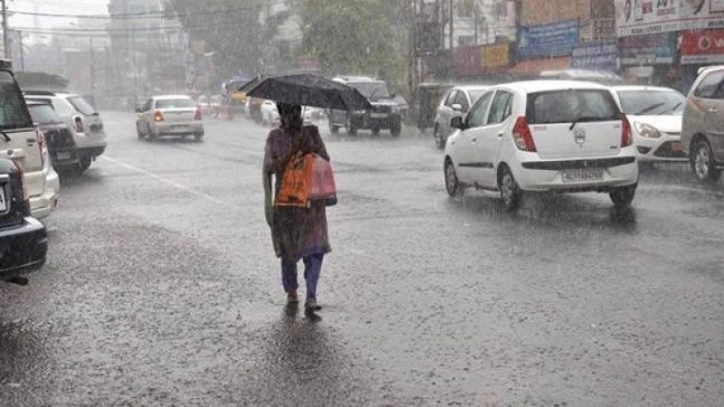 ঢাকায় আজ ভোর থেকে বৃষ্টি, বাড়তে পারে আরও