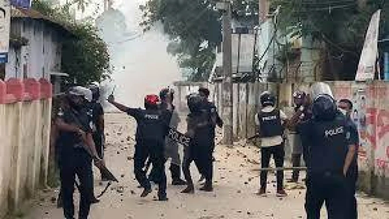 বিএনপি নেতাকর্মীদের সঙ্গে পুলিশের সংঘর্ষে রণক্ষেত্রে পরিণত হয় হবিগঞ্জে