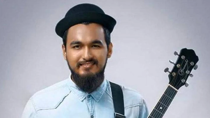 মদ্যপ অবস্থায় রাস্তায় দুর্ঘটনার কবলে নোবেল