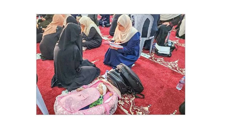 পুরো কোরআন শোনালেন এক বৈঠকে হাজারো হাফেজ