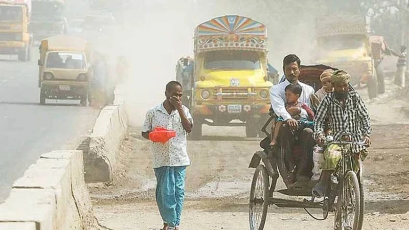 বায়ুদূষণে আজ ঢাকার অবস্থান অষ্টম