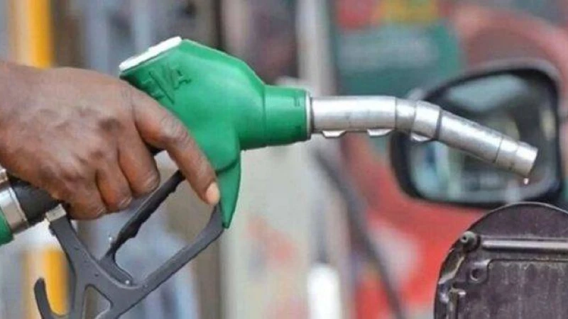 আবারও বেড়েছে বিশ্ববাজারে তেলের দাম