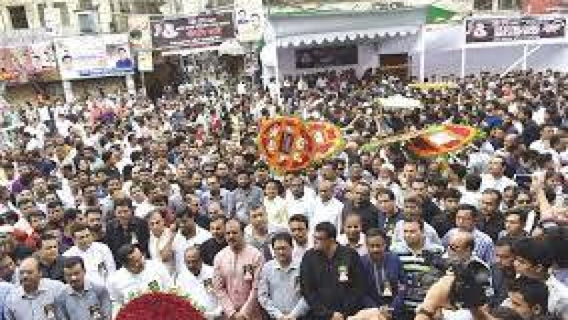 ২১ আগস্ট ভয়াল গ্রেনেড হামলায় নিহতদের স্মরণে বঙ্গবন্ধু এভিনিউস্থ অস্থায়ী বেদীতে শ্রদ্ধা নিবেদন যুবলীগের