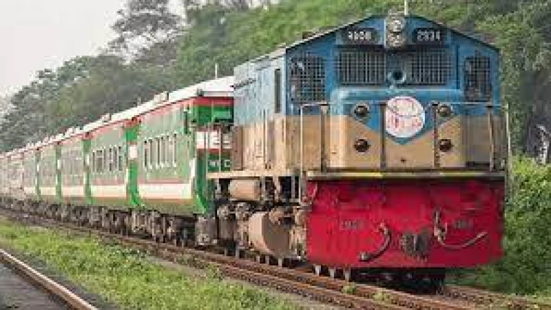 ঢাকা-ময়মনসিংহ রেল পথে ট্রেন চলাচল স্বাভাবিক হয়েছে ১০ ঘণ্টা পর