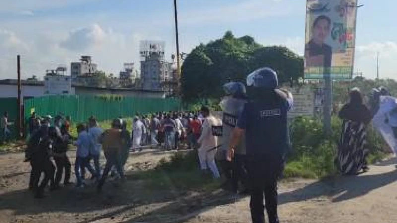 মুন্সীগঞ্জ শহরের মাঠপাড়া এলাকায় জাতীয় পার্টির পরিচিতিসভায় দুই পক্ষে সংঘর্ষ