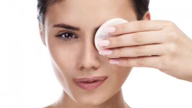 মেকআপ তোলার ক্ষেত্রে এড়িয়ে চলবেন কয়েকটি ভুল