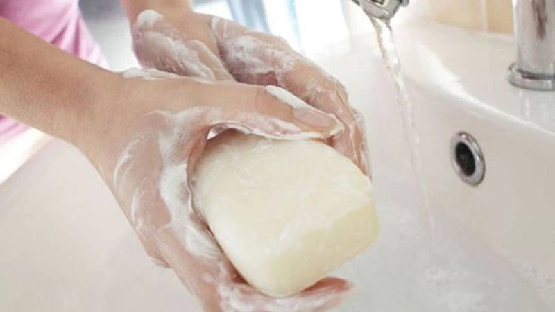 পরিবারের সব সদস্যই এক সাবান ব্যবহারের ক্ষতিকর দিক