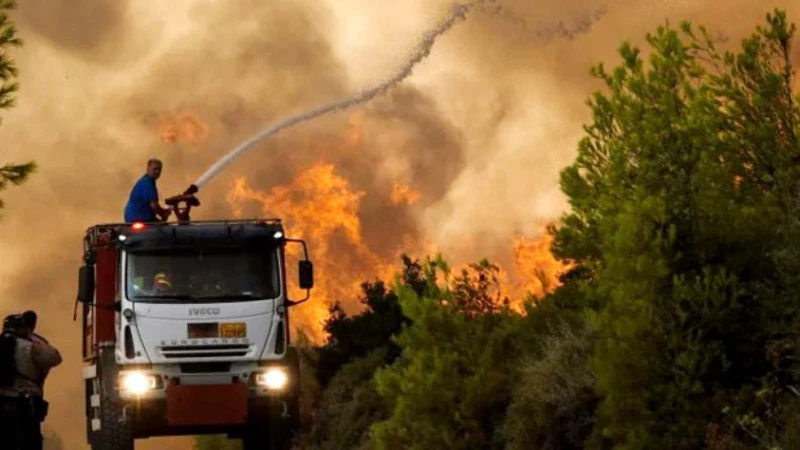 নিয়ন্ত্রণের বাইরে চলে গেছে গ্রিকের দাবানল, নিহত ১