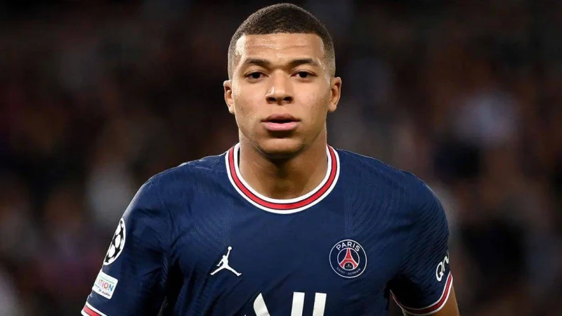 পিএসজি থেকে কিলিয়ান এমবাপ্পেকে পেতে মরিয়া চেষ্টা রিয়ালের