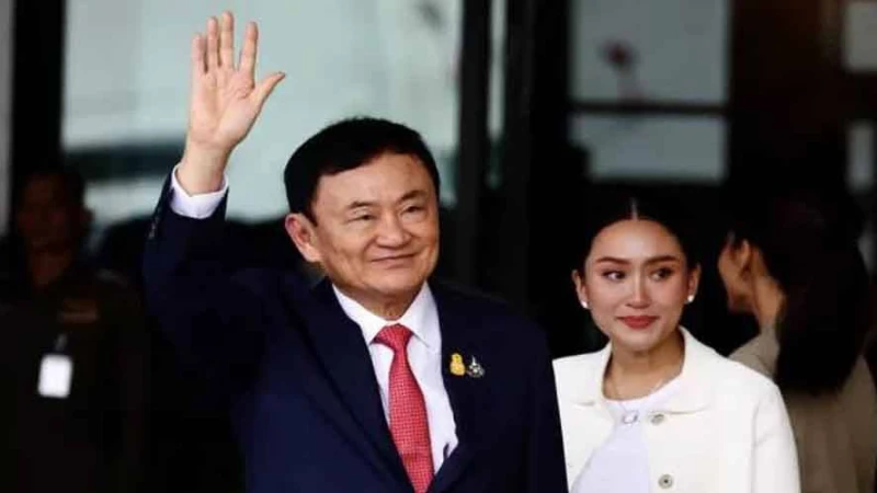 হাসপাতালে থাইল্যান্ডের সাবেক প্রধানমন্ত্রী থাকসিন