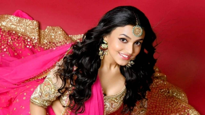 বলিউডের নবাগত অভিনেত্রী অন্বেষার ক্যারিয়ারের শুরুতেই স্বপ্ন পূরণ