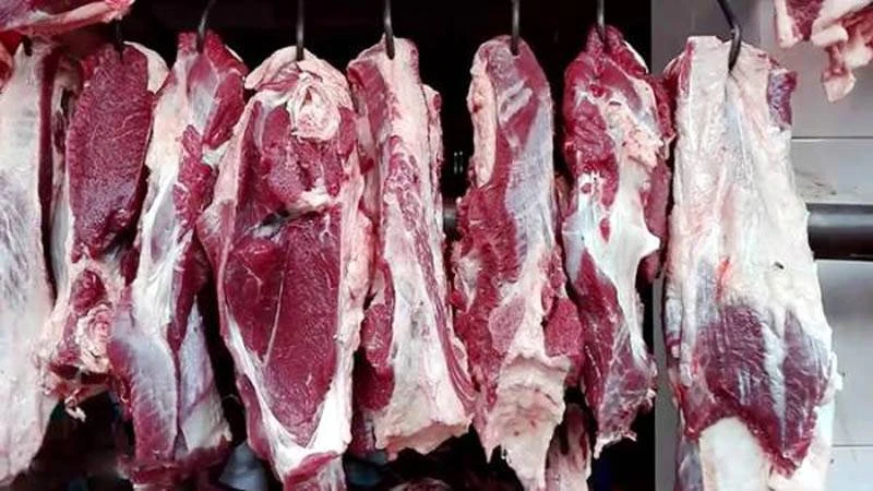 গরুর মাংস আমদানি করে দেশে ৩৫০ থেকে ৪০০ টাকা কেজি দরে বিক্রি করা সম্ভবঃ বাণিজ্যসচিব