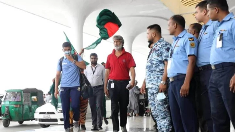 এশিয়া কাপ খেলতে কলম্বোর উদ্দেশ্যে ঢাকা ত্যাগ করেছে বাংলাদেশ ক্রিকেট দল