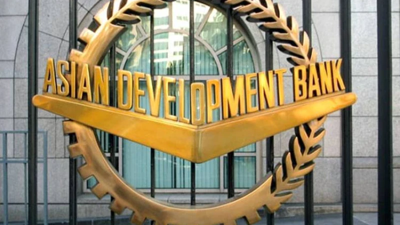 দক্ষতা ও প্রতিযোগিতার সক্ষমতা বাড়াতে বাংলাদেশকে ৩০ কোটি ডলার দেবে এডিবি