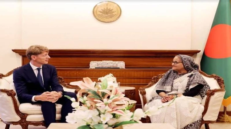 চট্টগ্রামে নতুন কনটেইনার টার্মিনাল নির্মাণে সরকার বিবেচনা করবে মার্সকের প্রস্তাব