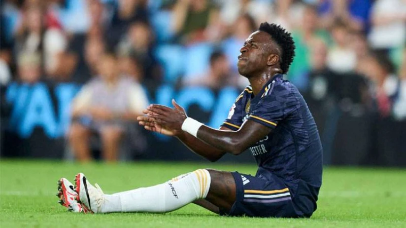 ভিনিসিয়ুসকে ছয় সপ্তাহ থাকতে হতে পারে মাঠের বাইরে