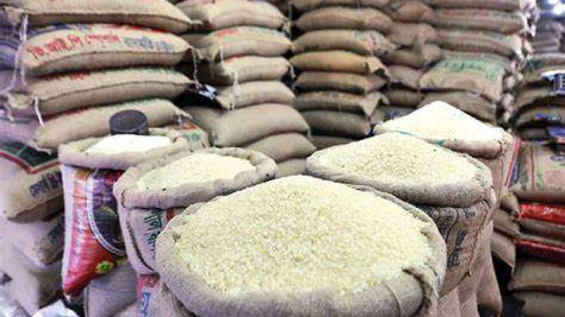 গরিবের চাল খাদ্য কর্মকর্তার পেটে