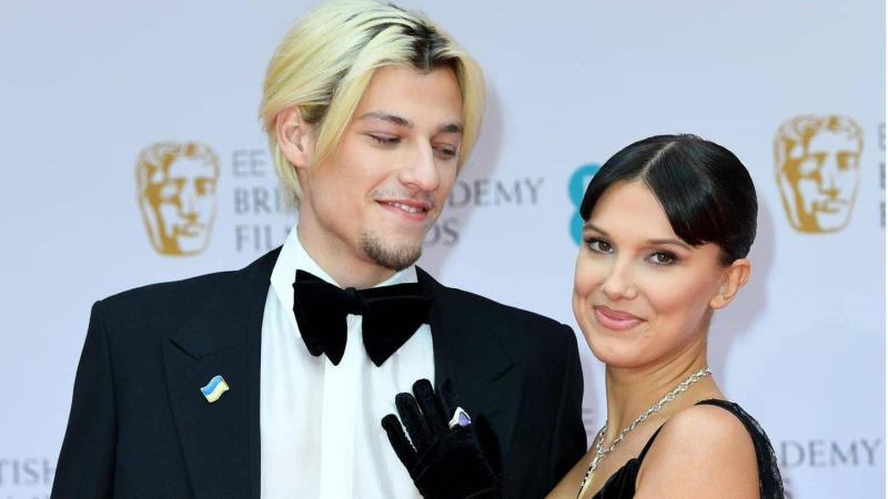 বাগ্‌দানের সেরেছেন মায়ের আংটি পরেই মিলি