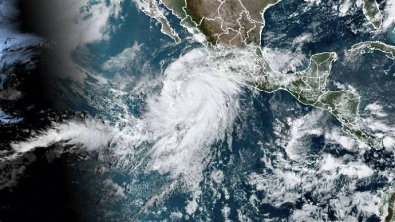 যুক্তরাষ্ট্রে আঘাত হেনেছে প্রলয়ংকরী হারিকেন ইডালিয়া