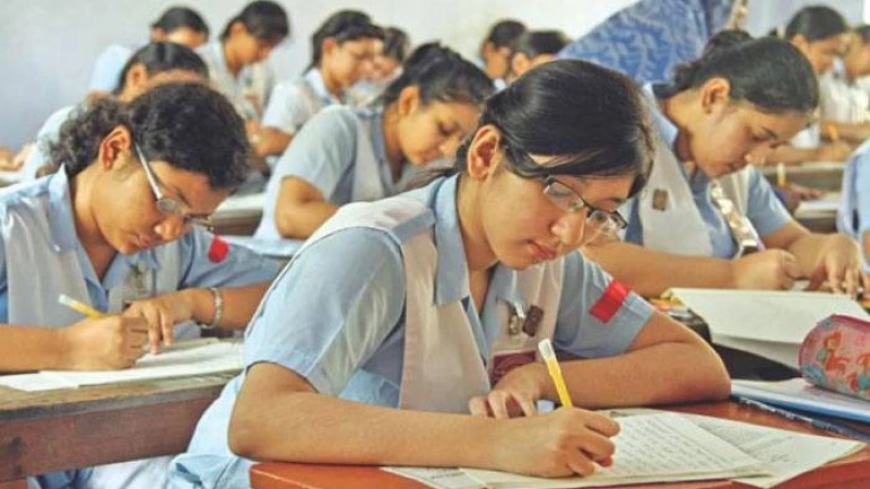 আগামী ২০২৪ সালের এসএসসি পরীক্ষা ফেব্রুয়ারিতে এবং এইচএসসি পরীক্ষা  হবে জুনে