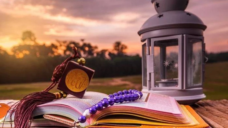 আখিরাতের চিন্তায় মগ্ন