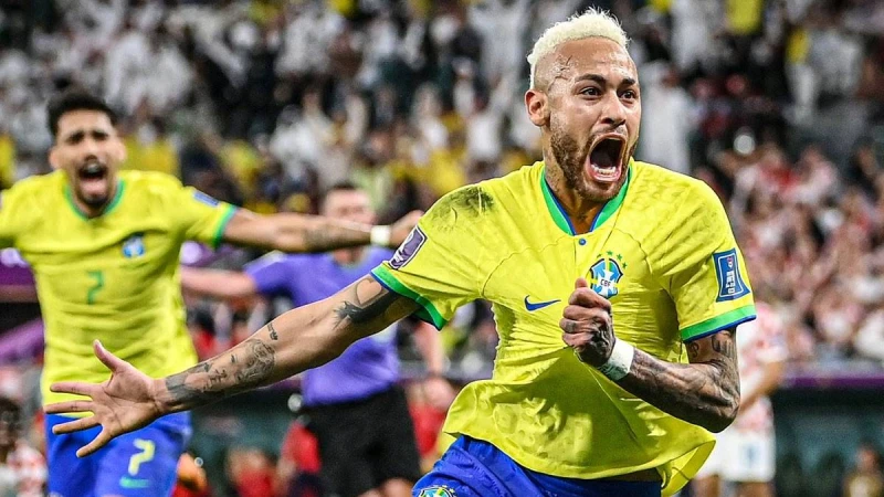 ফুটবল কিংবদন্তি পেলের রেকর্ড ভেঙে এখন শীর্ষে নেইমার