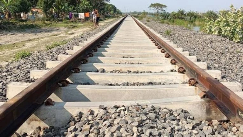 খুলনা-মোংলা পর্যন্ত রেলপথ স্থাপনের কাজ প্রায় শেষ পর্যায়ে