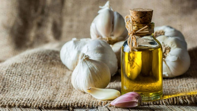 রসুনের তেল তৈরি