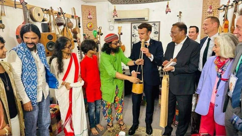 ভাষার ব্যবধান ছাপিয়ে রাহুল আনন্দের  সুরলহরিতে মজেছিলেন মাখোঁ