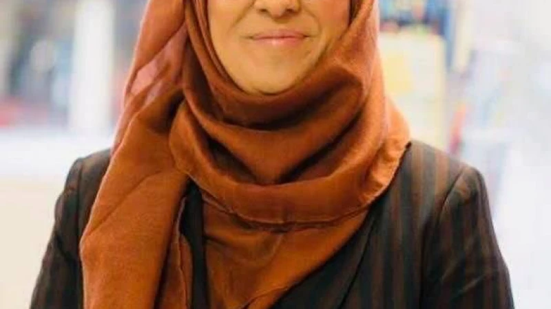 ব্রিটেনের ‘সিইও অব দি ইয়ার’ পুরস্কার  পেলেন যে মুসলিম নারী