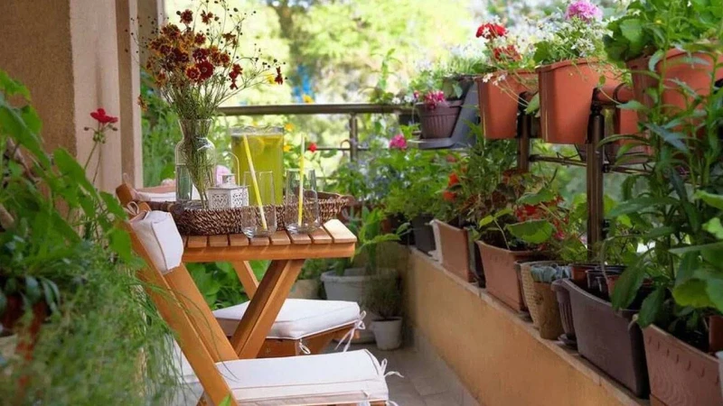 ছোট বারান্দা সাজাবেন যেভাবে