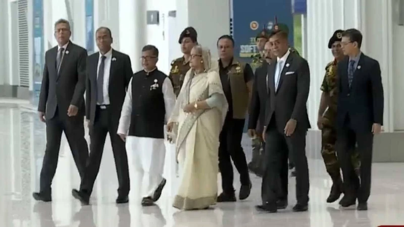 শাহজালাল আন্তর্জাতিক বিমানবন্দরেরর তৃতীয় টার্মিনালের উদ্বোধন করলেন প্রধানমন্ত্রী