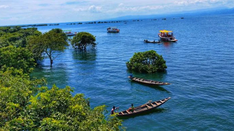 শরতে টাঙ্গুয়ার হাওর ভ্রমন