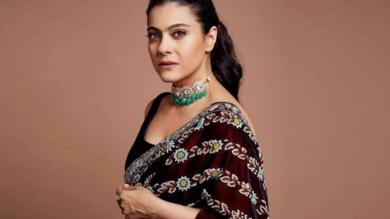 দুর্ঘটনার শিকার হলেন পূজামণ্ডপে বলিউড অভিনেত্রী কাজল