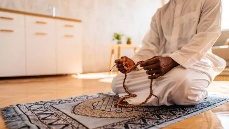 প্রতি নামাজের পর  যেভাবে তিন তাসবিহ পড়বেন