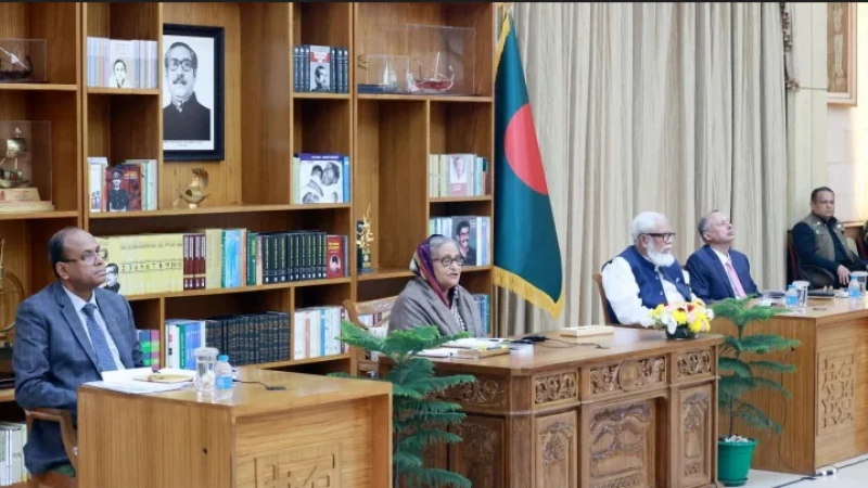 রেললাইন কেটে মানুষ হত্যা করে সরকার উৎখাত করা যাবে না'