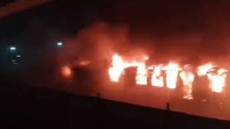তেজগাঁওয়ে ট্রেনে আগুন, নিহত ৪