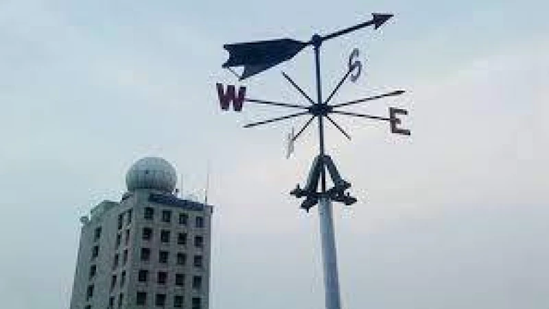 আজ  রাতে তাপমাত্রা বাড়তে পারে, হতে পারে বৃষ্টিও