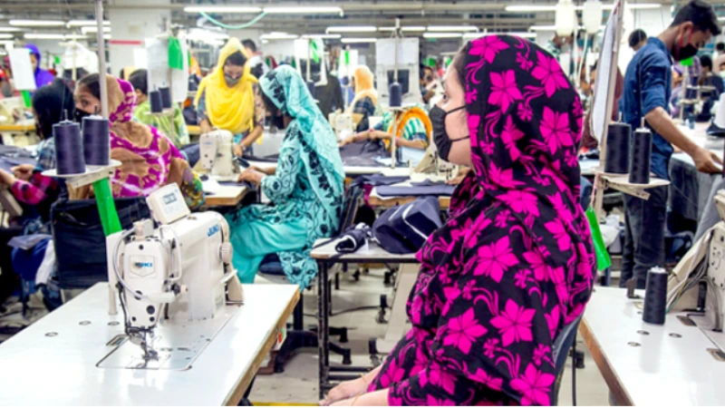 গতবছর পোশাক রপ্তানি  ৪৫.৭১ বিলিয়ন ডলার থেকে ৪৭.৩৯ বিলিয়ন ডলারে পৌঁছেছে ।