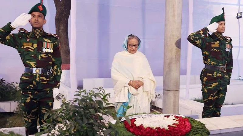 নির্বাচনে জয়লাভের পর প্রধানমন্ত্রী বঙ্গবন্ধু ও ১৫ আগস্টের শহীদদের প্রতি শ্রদ্ধা জানান