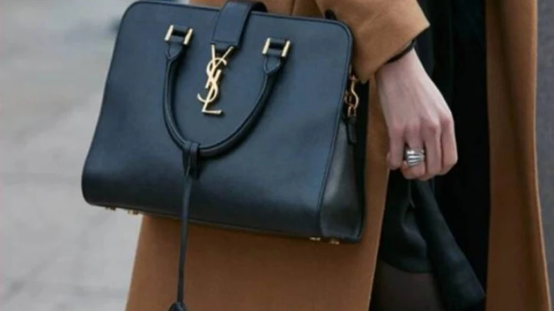 শীতে ব্যাগে যা রাখা জরুরি