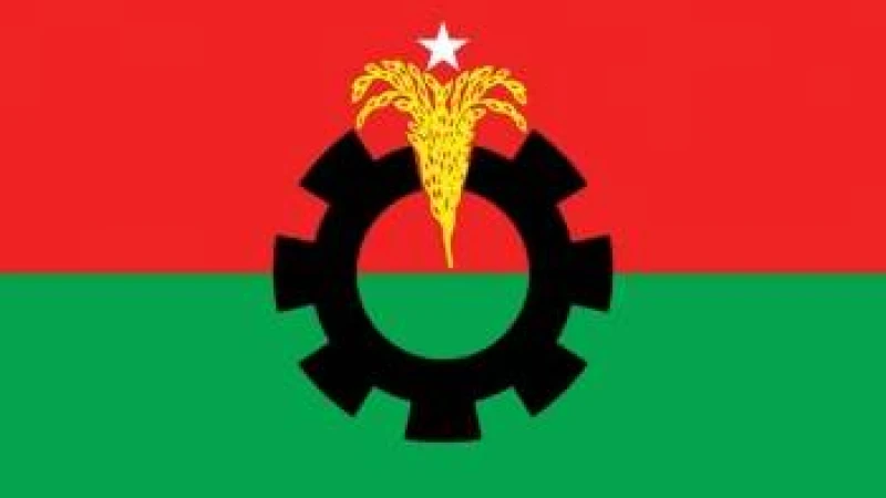 কালো পতাকা নিয়ে মাঠে ফিরছে বিএনপি  