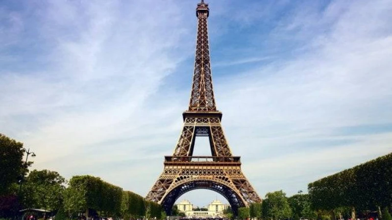 আইফেল টাওয়ার কেন বিখ্যাত ?