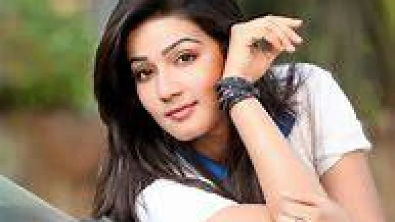 পুত্র সন্তানের মা হলেন চিত্রনায়িকা মাহিয়া মাহি